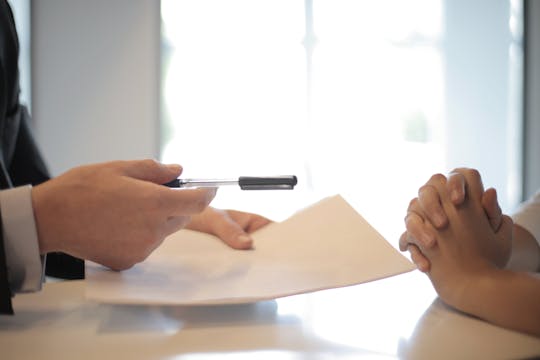 Your first job contract is never forgotten: rights, duties, and useful tips Your first job contract is never forgotten: rights, duties, and useful tips